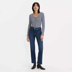CLASSIC STRAIGHT FIT WOMEN'S JEANS | Levi’s